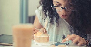 Thumbnail for '5 tips for safe online shopping'