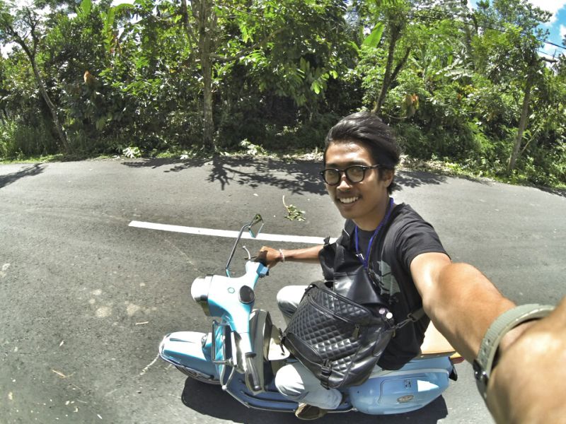 Selfie "Berskuter ria keliling Bali". Foto: Gede Ariahastha Wicaksana